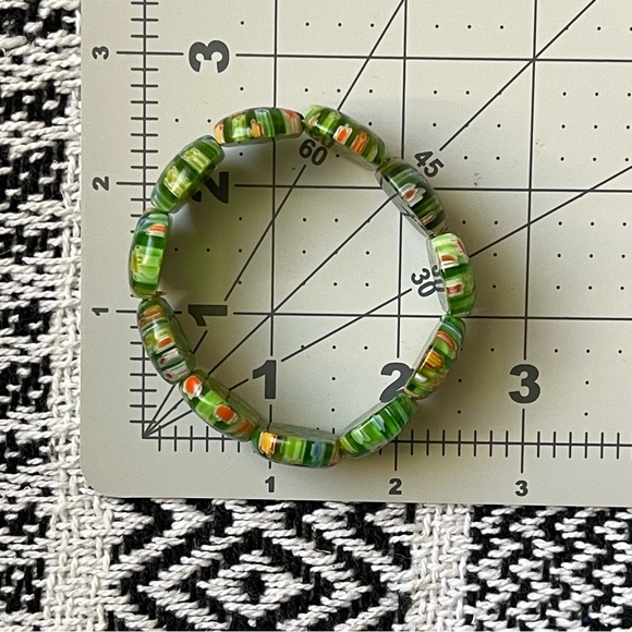 💎HOST PICK💎 MILLEFIORE Glass Stretch Bracelet In Green - Picture 3 of 11